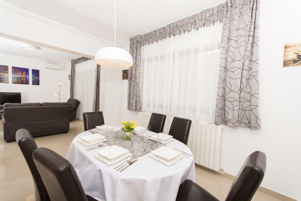 Holiday Home Ruzmarin Trogir Exterior foto